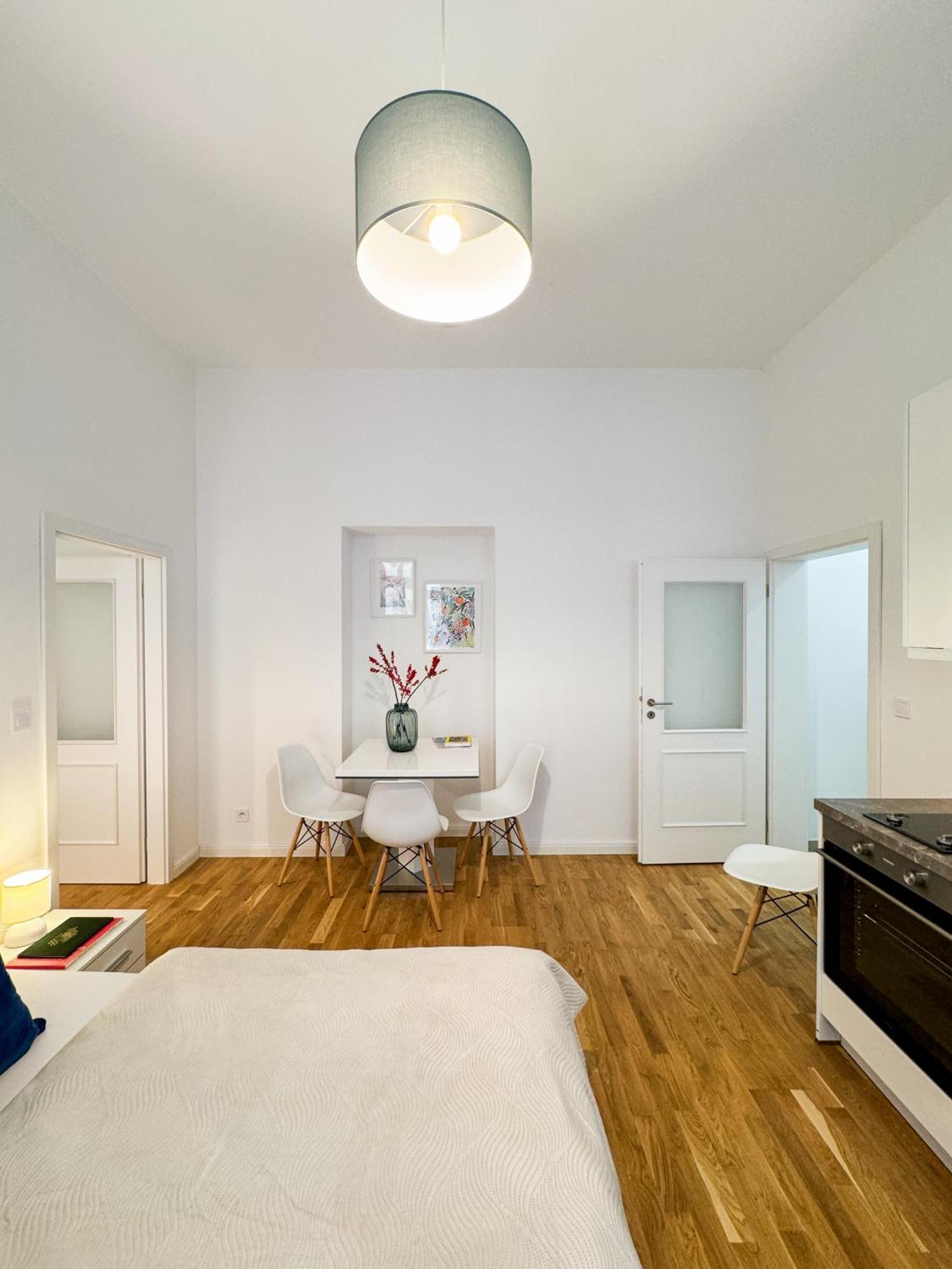 Turnkey I Wenceslas Square Apartments プラハ 部屋 写真
